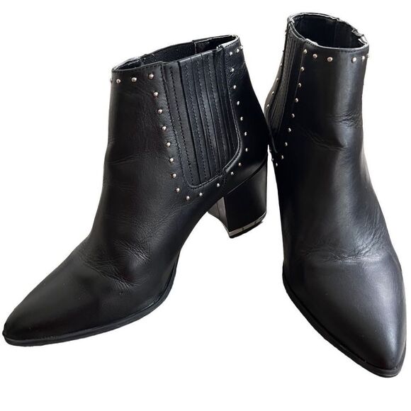 Michael Michael Kors Gemma black Leather
Mid Booties size 6 - Picture 2 of 8